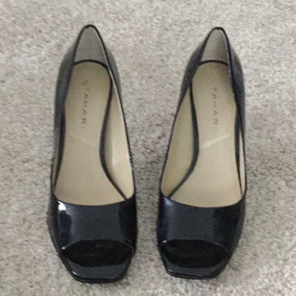 6M Black Open Toe Pumps